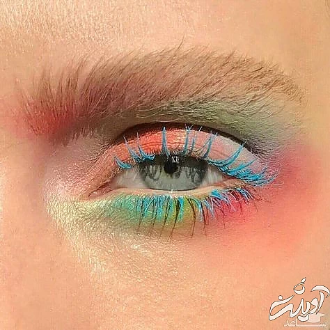 آرایش با ریمل رنگی